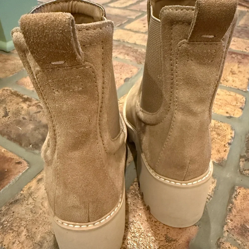 Dolce Vita sand/tan ankle boots - Picture 3 of 9